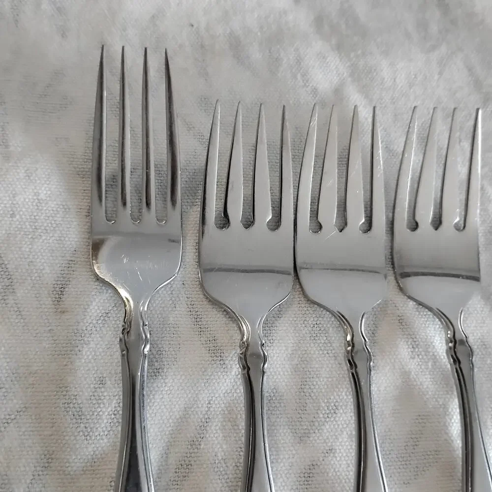 4 Oneida Community Satinique Forks 1 Dinner 3 Salad Stainless Steel Flatware
